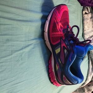 Brooks Ravenna 6- Pink Glo/ Electric Blue Lemonade